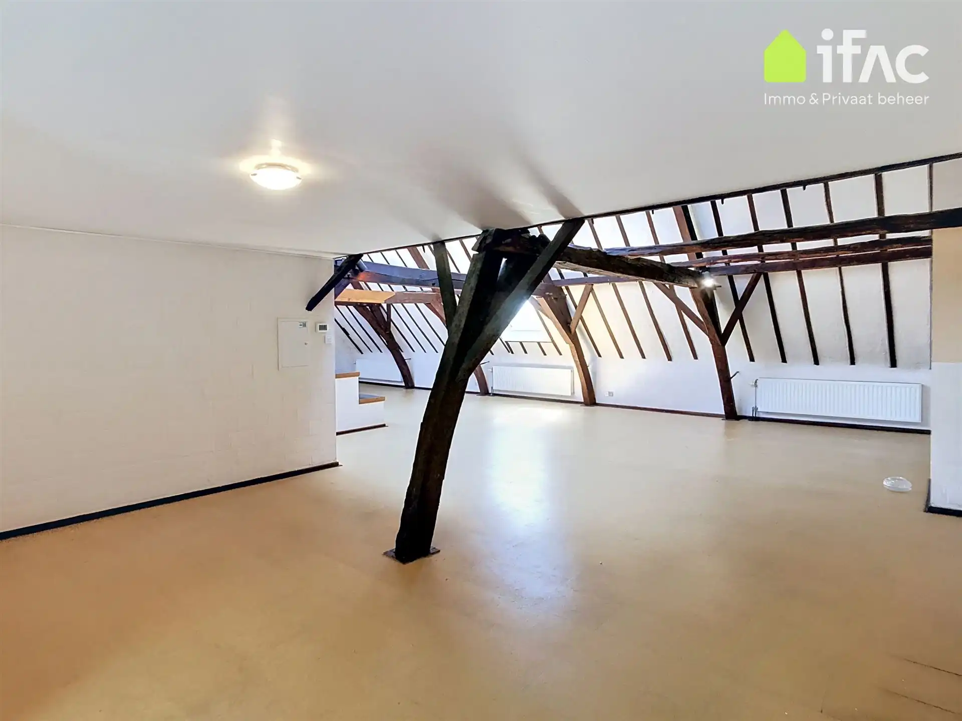 Ruime en lichtrijke loft op toplocatie foto 4