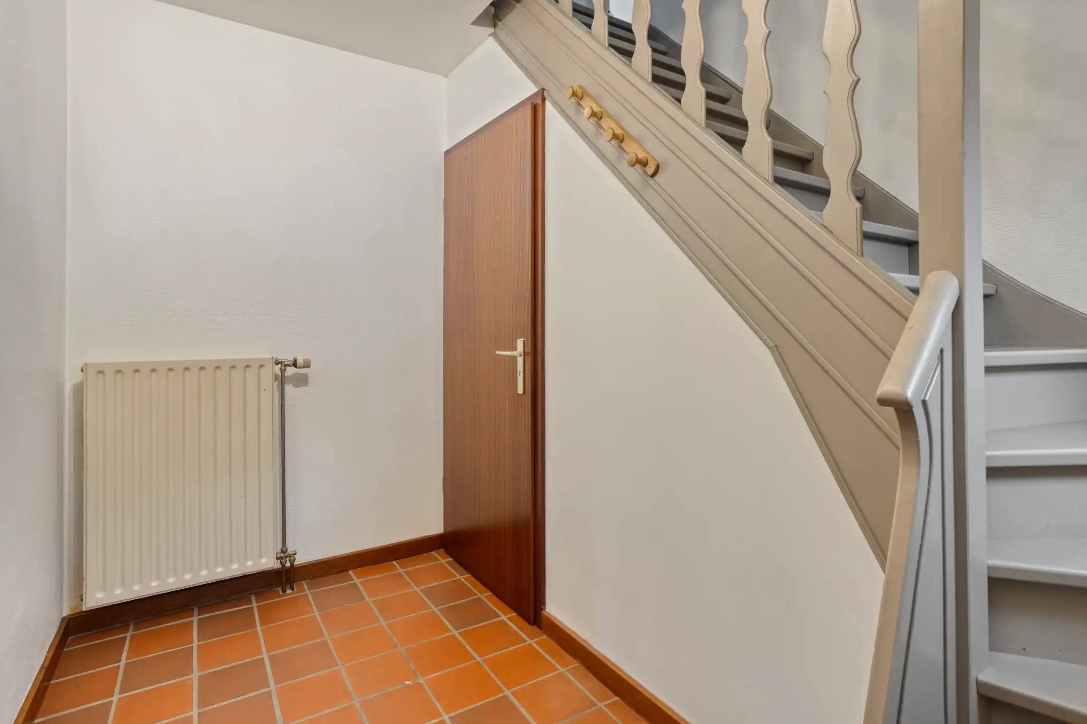 Rustig gelegen woning met drie slaapkamers, bureau en garage foto 2