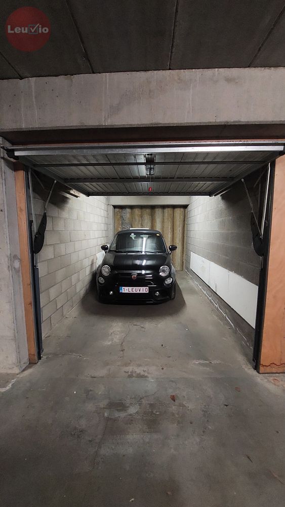 Afgesloten garagebox in ondergrondse parking foto 13