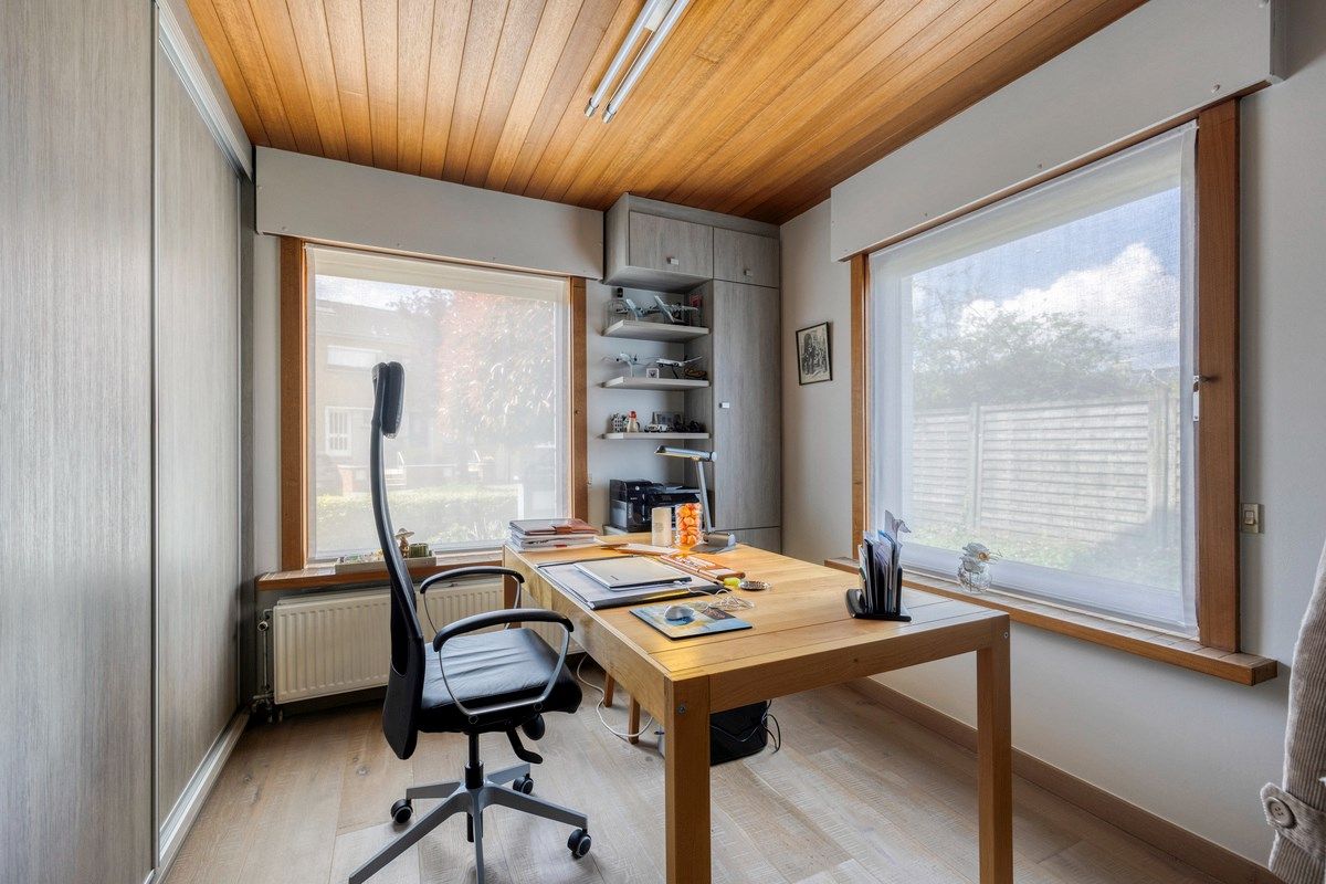 Halfopen woning met 3 slaapkamers en dubbele garage foto 10