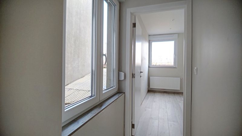 Mooi afgewerkt één-slaapkamer-appartement foto 10