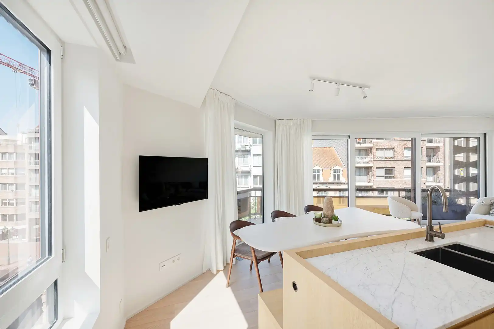 Lichtrijk 3-slaapkamer appartement centraal gelegen. foto 11