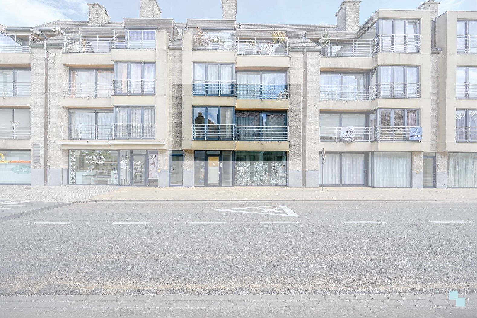 Tweeslaapkamerappartement nabij centrum Oostrozebeke foto {{pictureIndex}}
