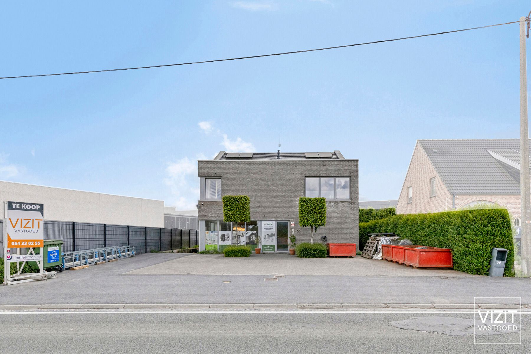 Bedrijfsruimte met woning op commerciële ligging foto 3
