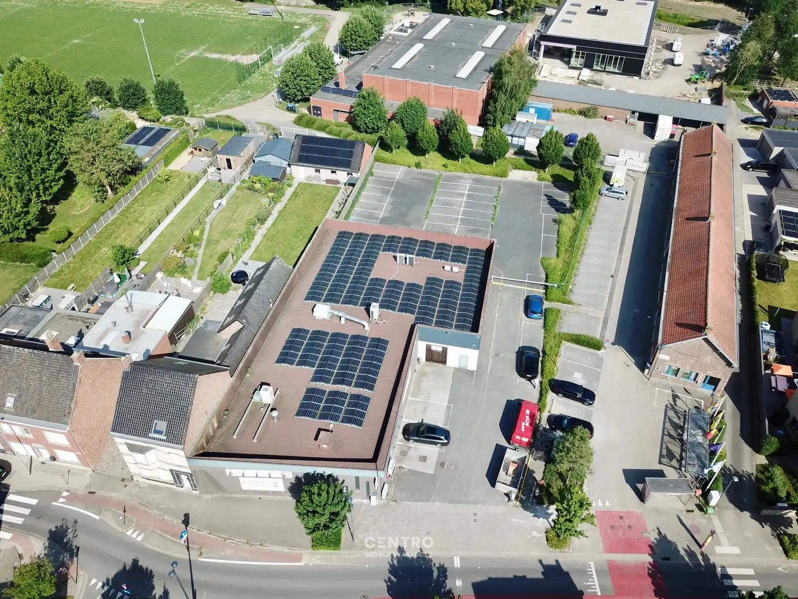 Multifunctioneel bedrijfspand (binnenrecreatie, toonzaal, winkel, opslag,...) van 782m² met 40 parkeerplaatsen op eigen terrein te Bavikhove (Harelbeke). foto 31