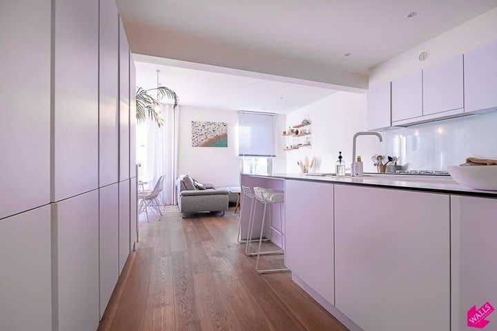 Gemeubeld nieuwbouwappartement op absolute toplocatie! foto 2