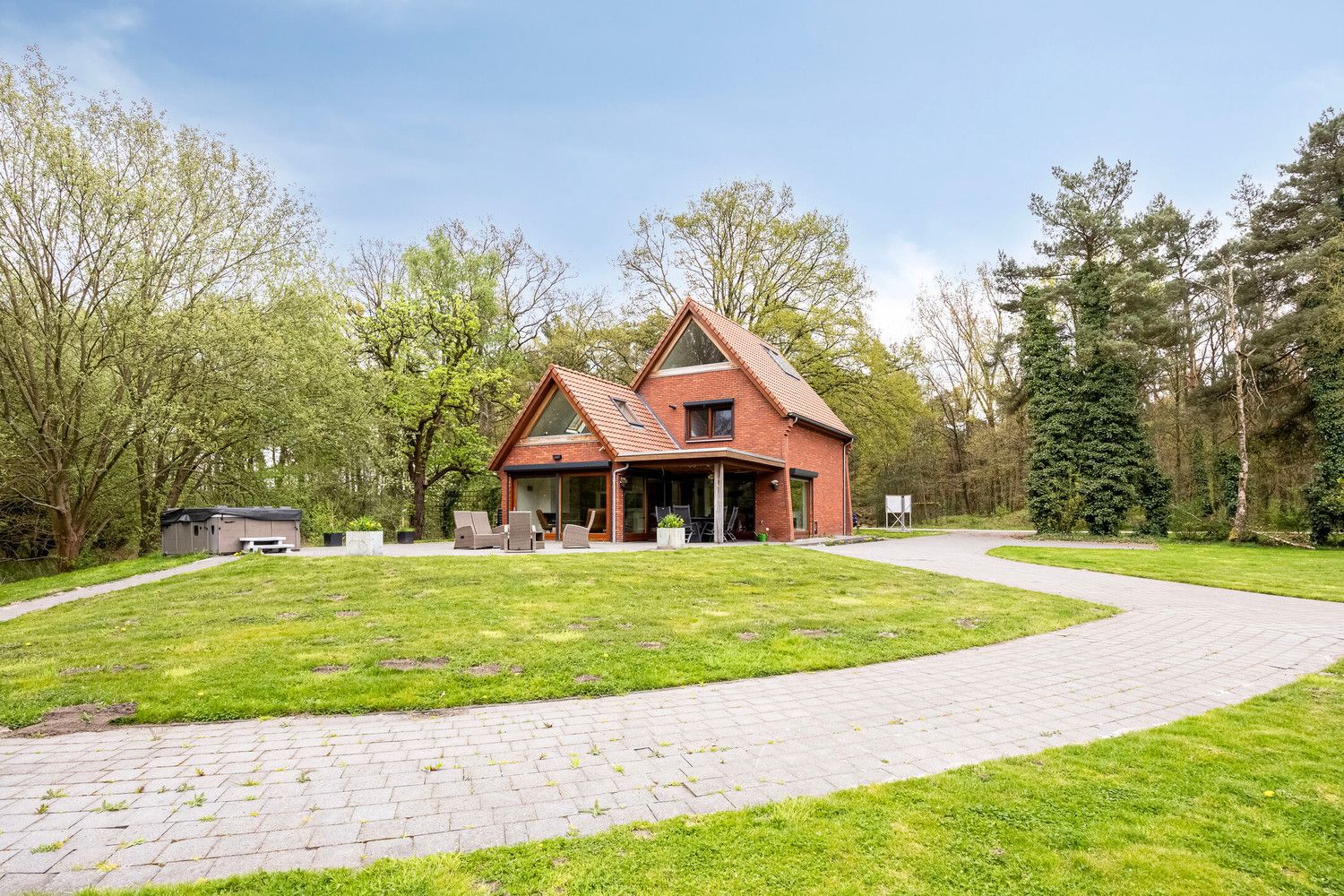 Idyllisch gelegen landhuis in een oase van rust te Lommel foto 36