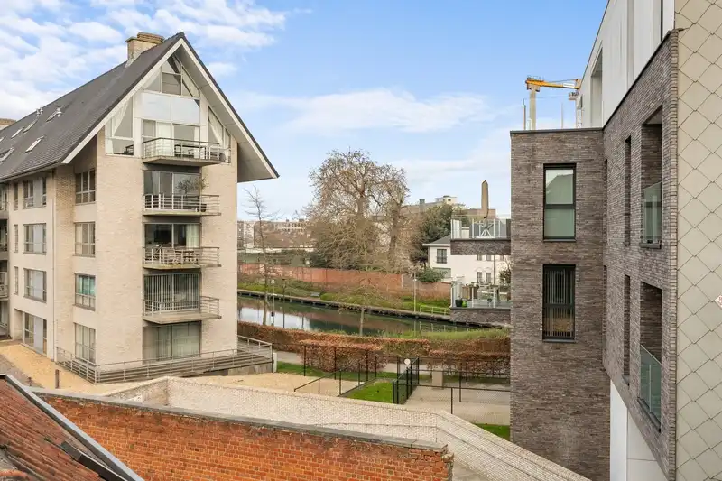 Roeselare- ruime bel-etage met 3 slaapkamers op toplocatie foto 15