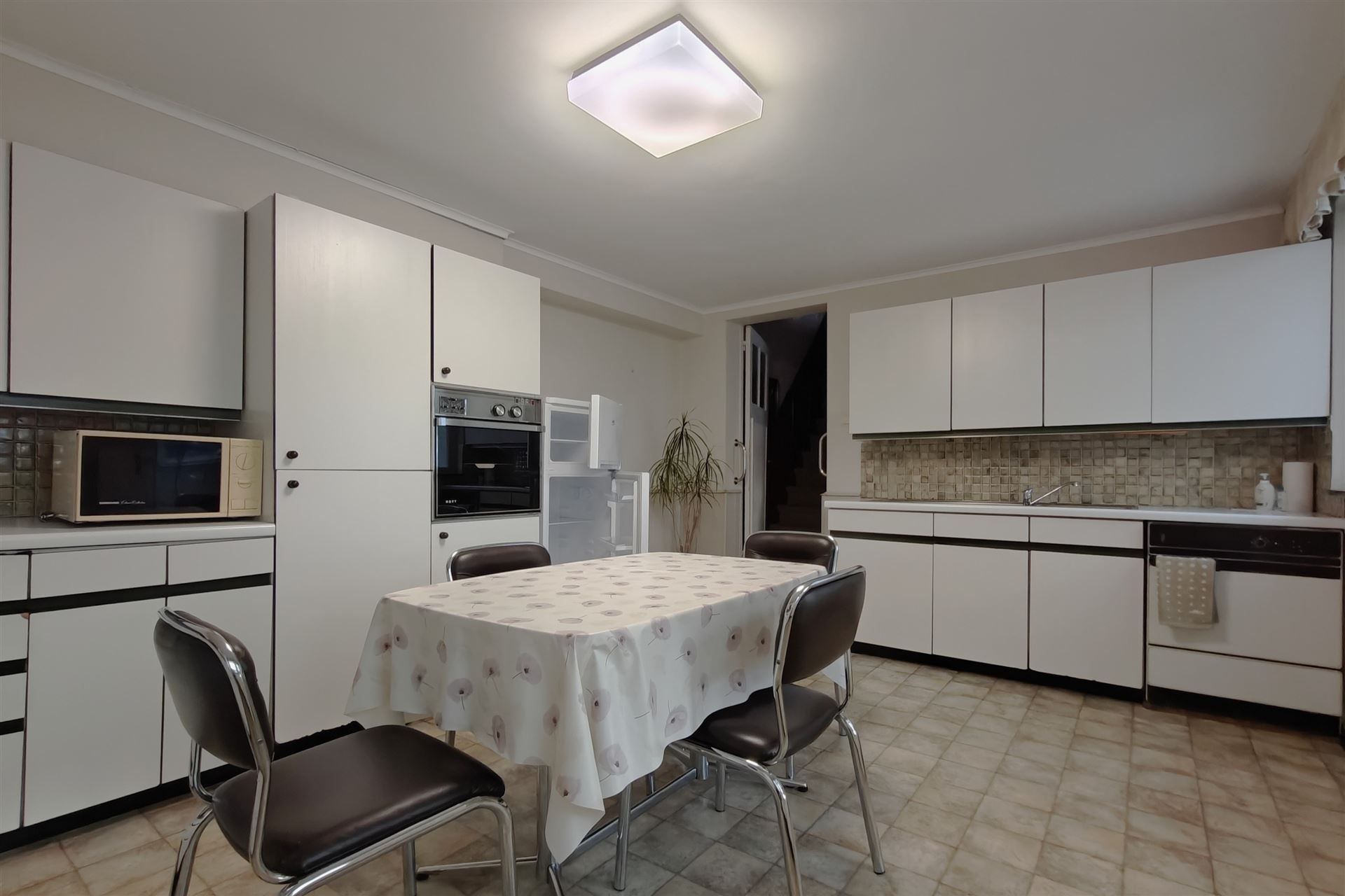 Nette, op te frissen hoekwoning (5a70ca) met mogelijkheden op gunstige locatie te Munsterbilzen foto 8