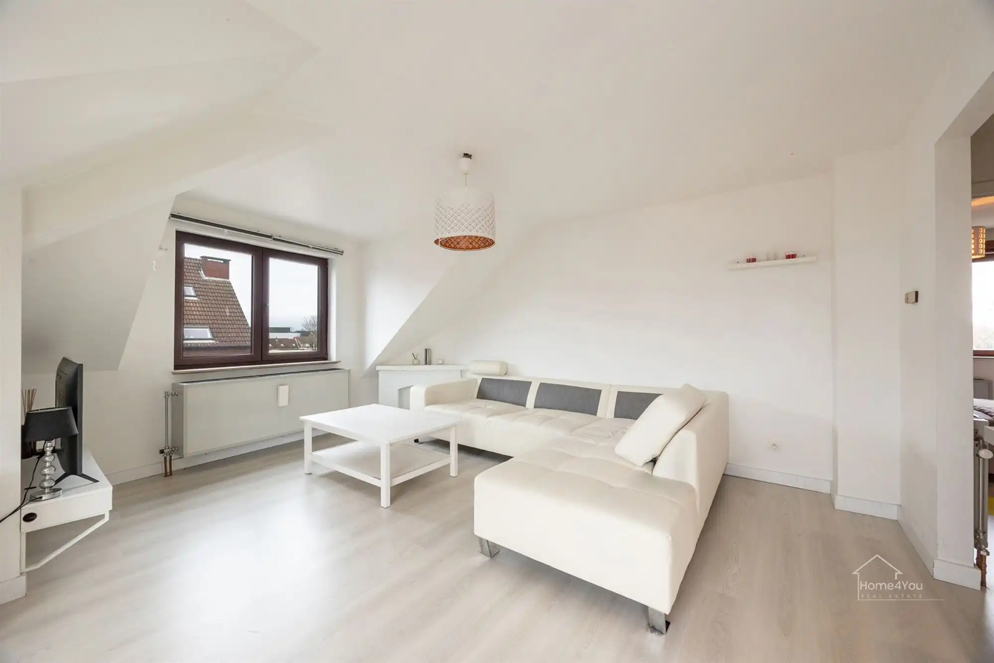 1-Slaapkamer appartement te koop in Lint! foto 3