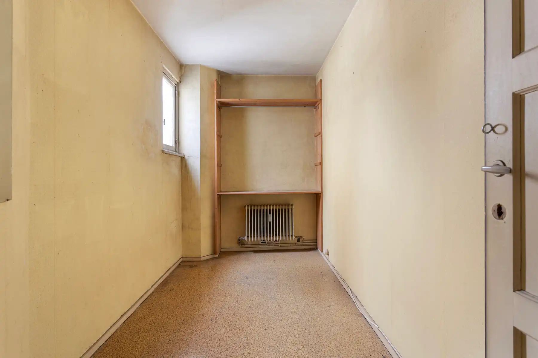 Stijlvol appartement met 1 slaapkamer in de Europese wijk foto 17