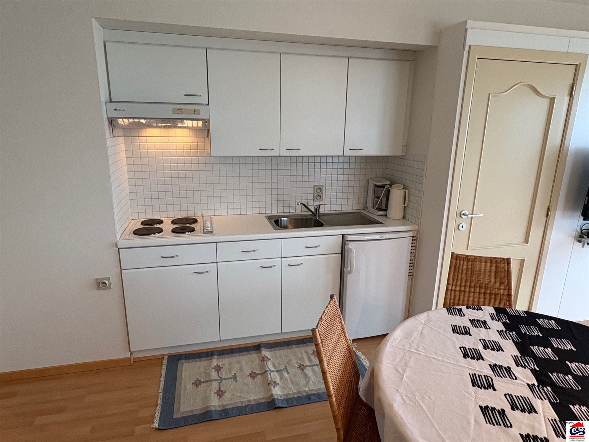 Gemeubeld appartement met 1 slaapkamer op de Zeedijk foto 9