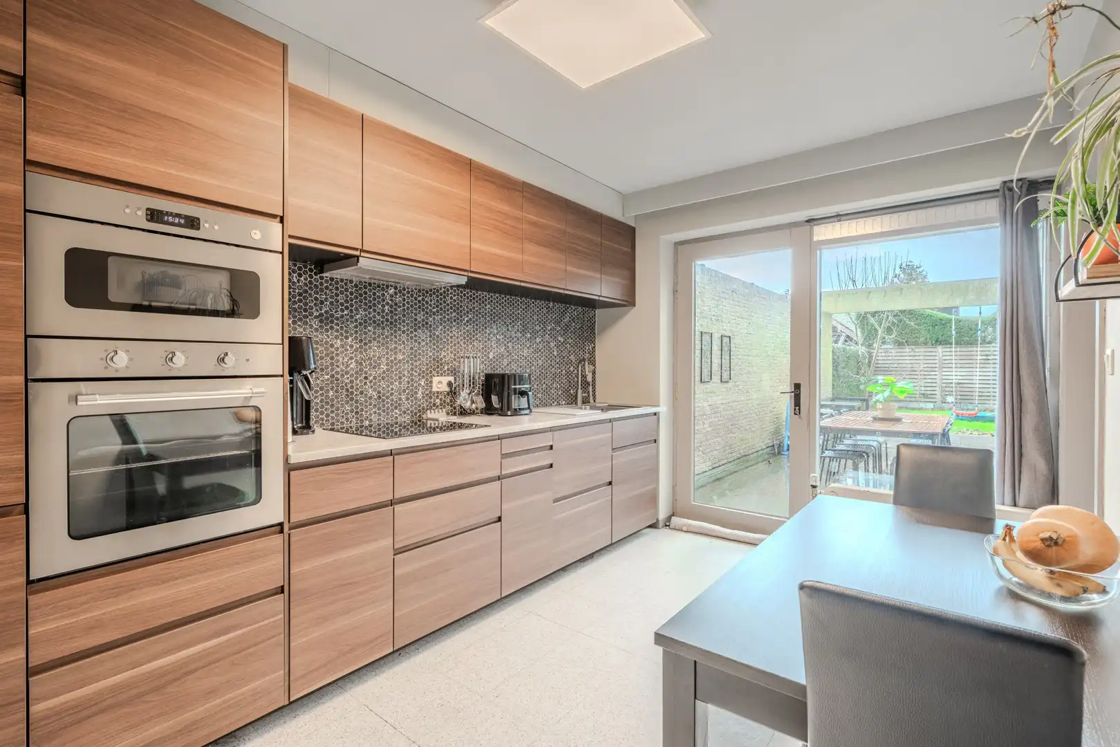 Gezinswoning met 3 slpks en garage in centrum foto 4