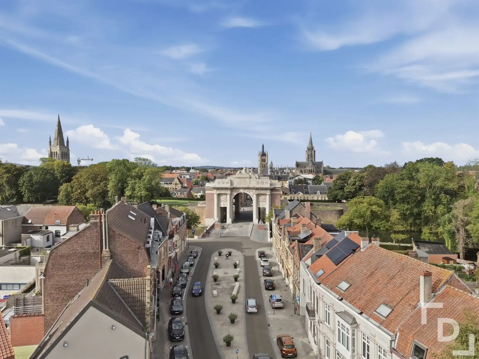 Handelshuis met woonst op een drukke invalsweg. foto 16