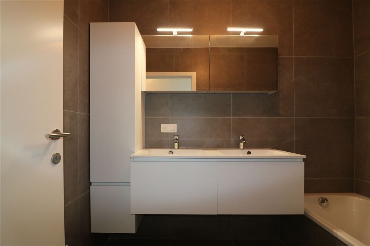 Glkvlrs (2 slpk), energiezuinig, terras & tuintje, 2 autostaanpl., kelderberging foto 26