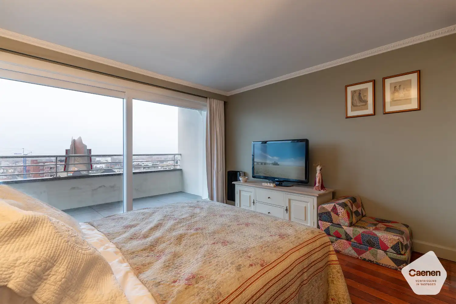 Ruime studio met terras op de zeedijk van Blankenberge foto 2