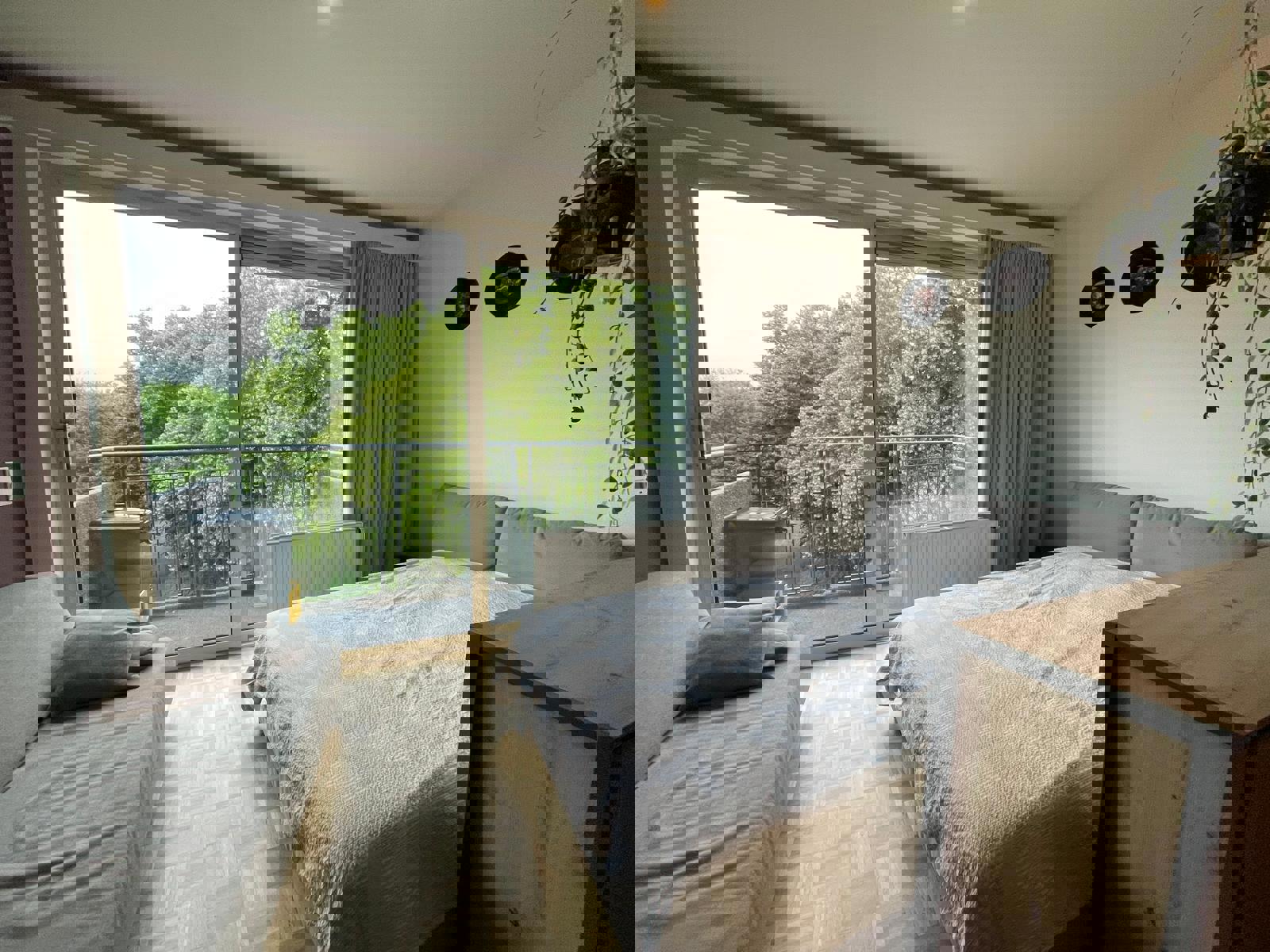 Ruime studio Leuven met groen verzicht foto 9