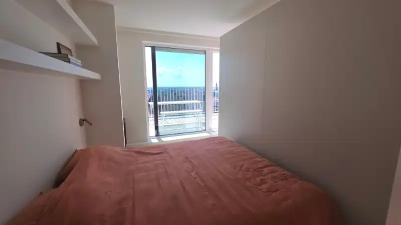 Volledig gerenoveerde penthouse met twee dakterrassen en zeezicht! foto 13
