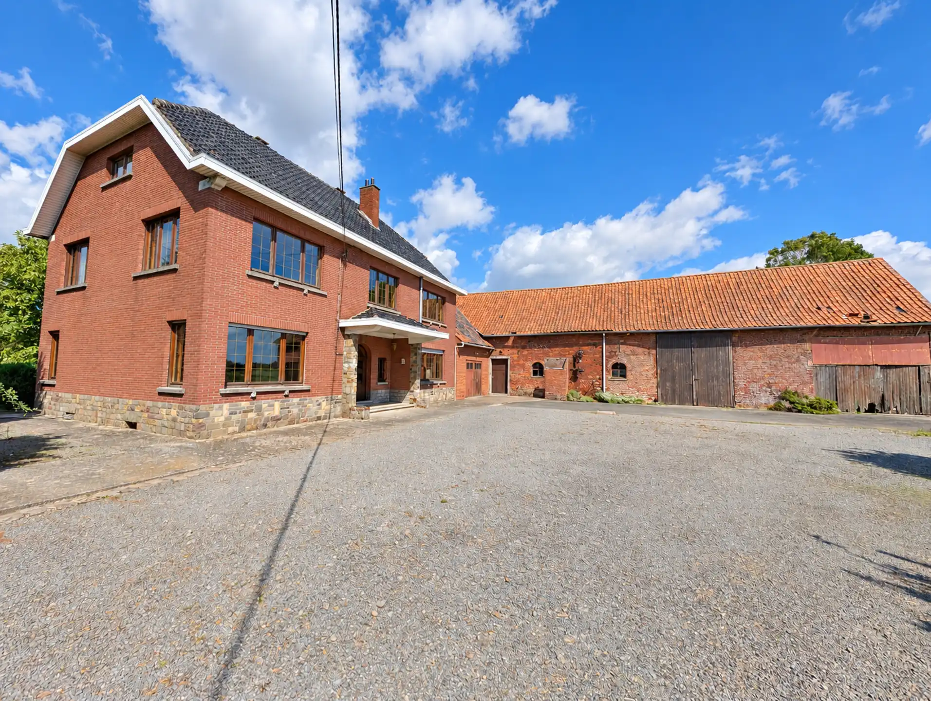 Karakterwoning met veel lichtinval op 70a foto 2