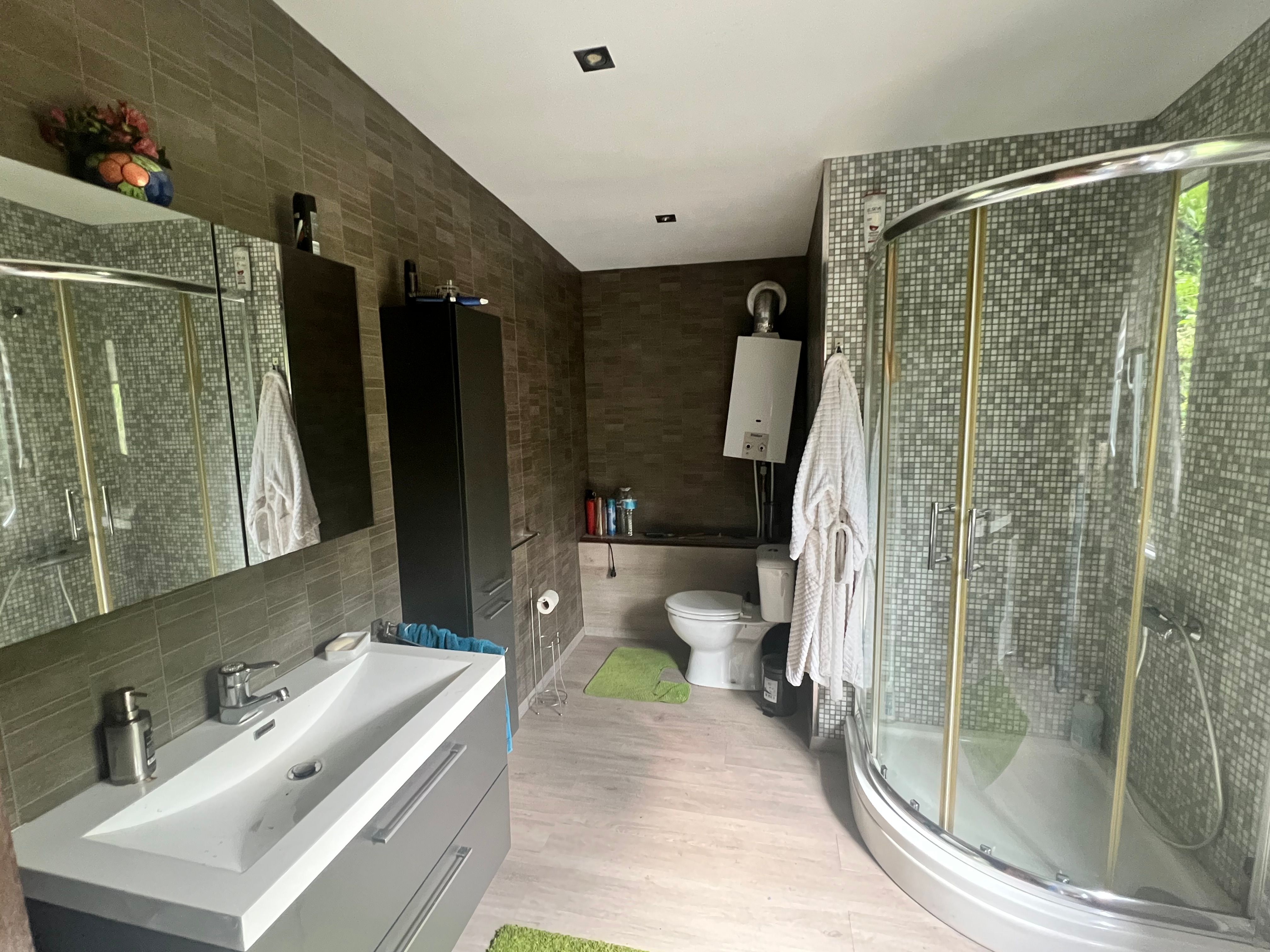 Gezellige chalet met vijver op een perceel van 1.965 m². foto 13