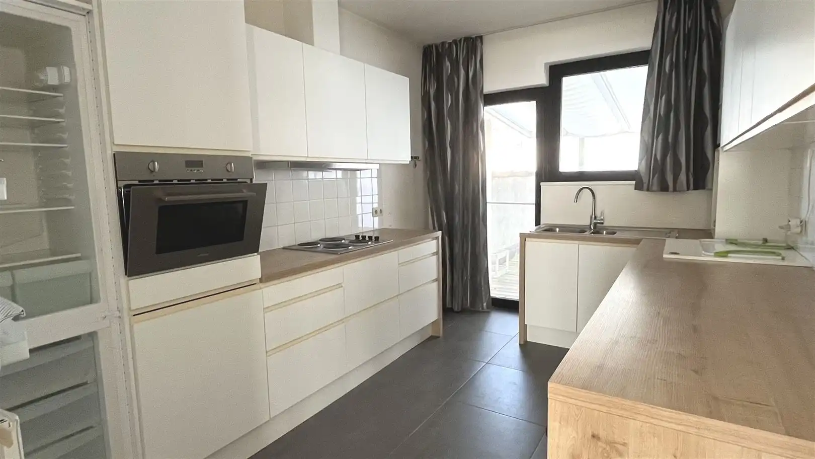 Ruim 2-slaapkamer appartement met gigantisch terras (40m²)! foto 4