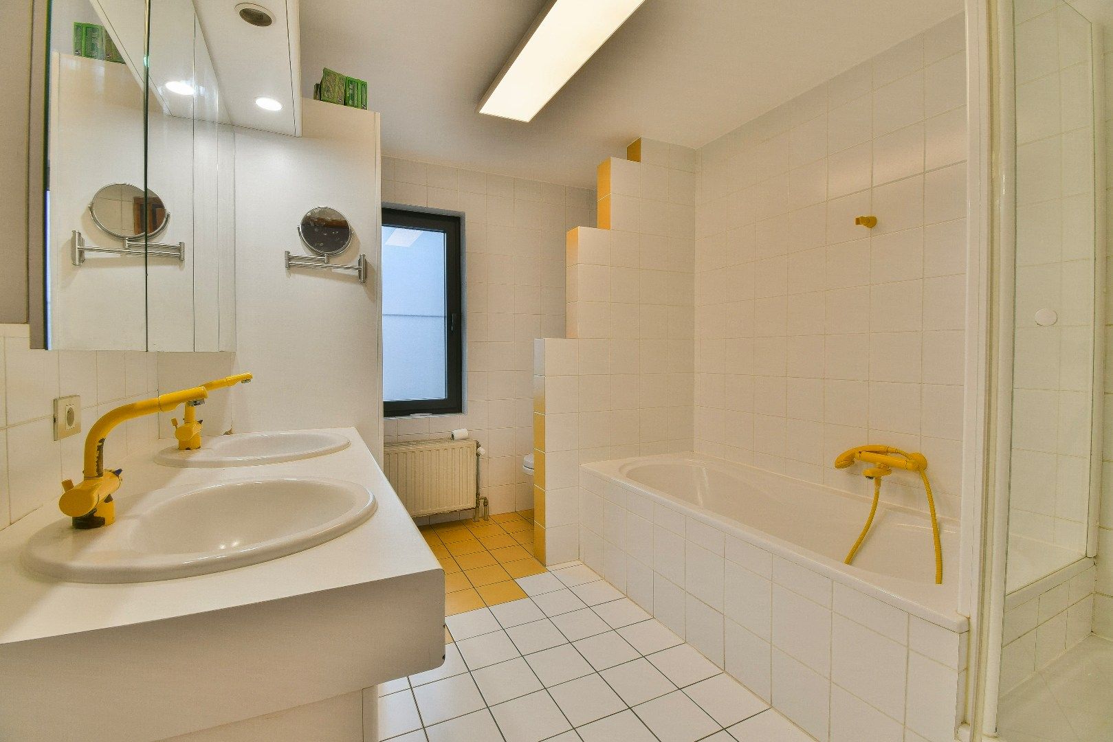 Prachtige Villa met Zwembad in het hartje van Oudenburg Te huur.  foto 24