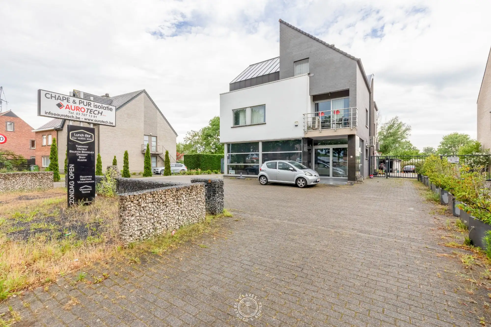 Instapklaar handelspand op centrale locatie met uitstekende visibiliteit foto 15