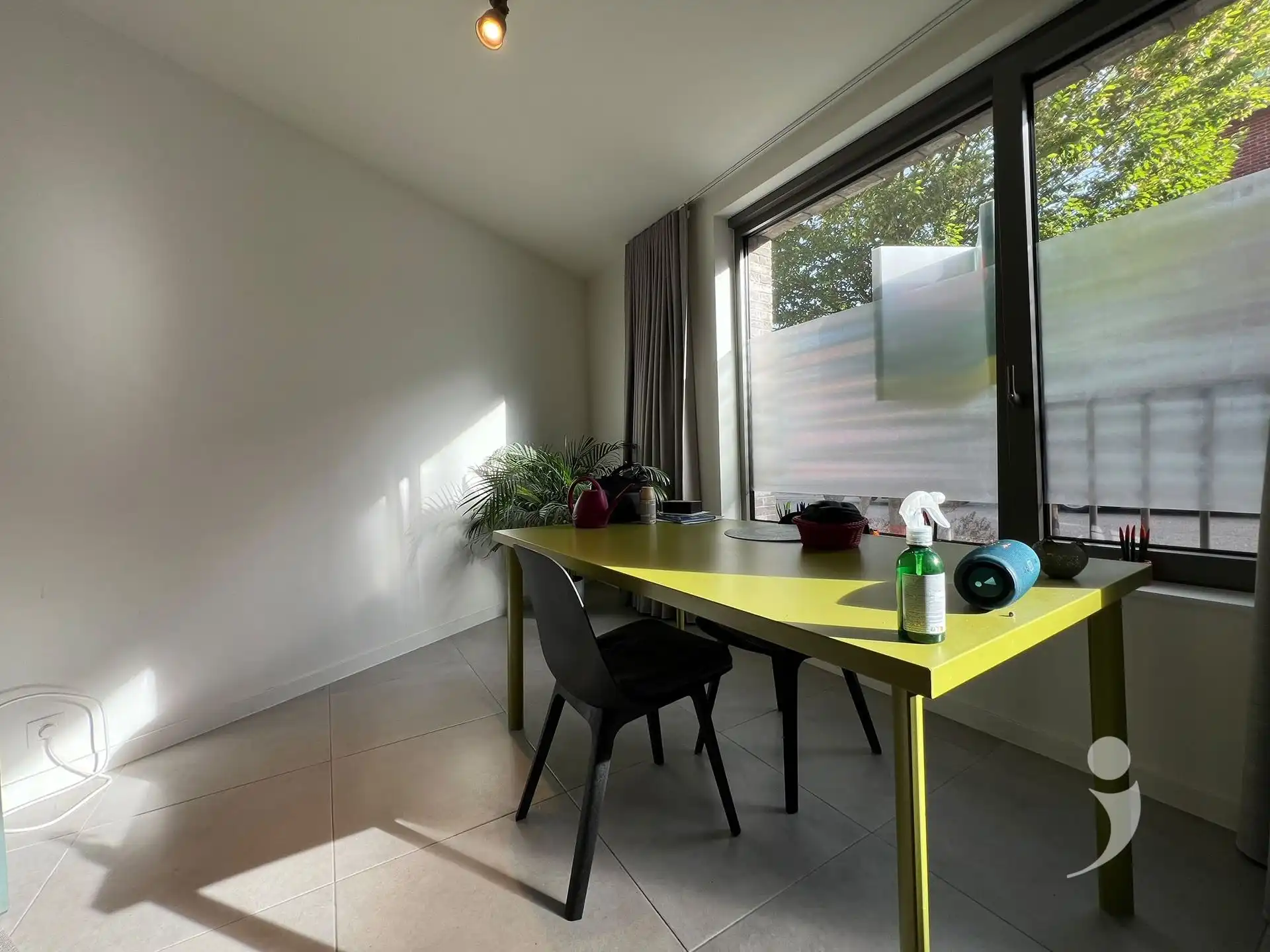 Mooi gelijkvloers appartement foto 3