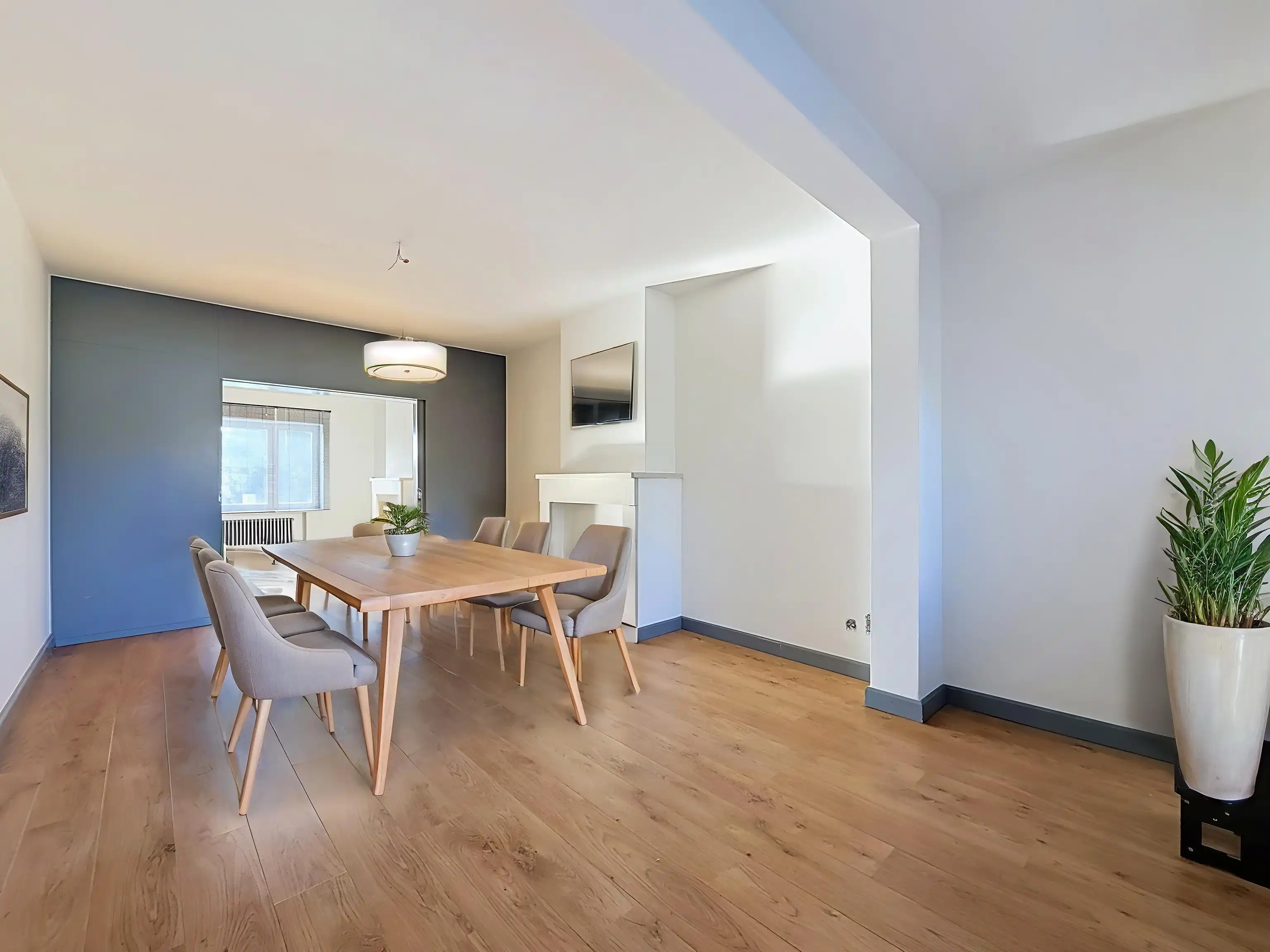 Ruim duplexappartement te huur in Kortrijk – vlakbij centrum en station foto 4