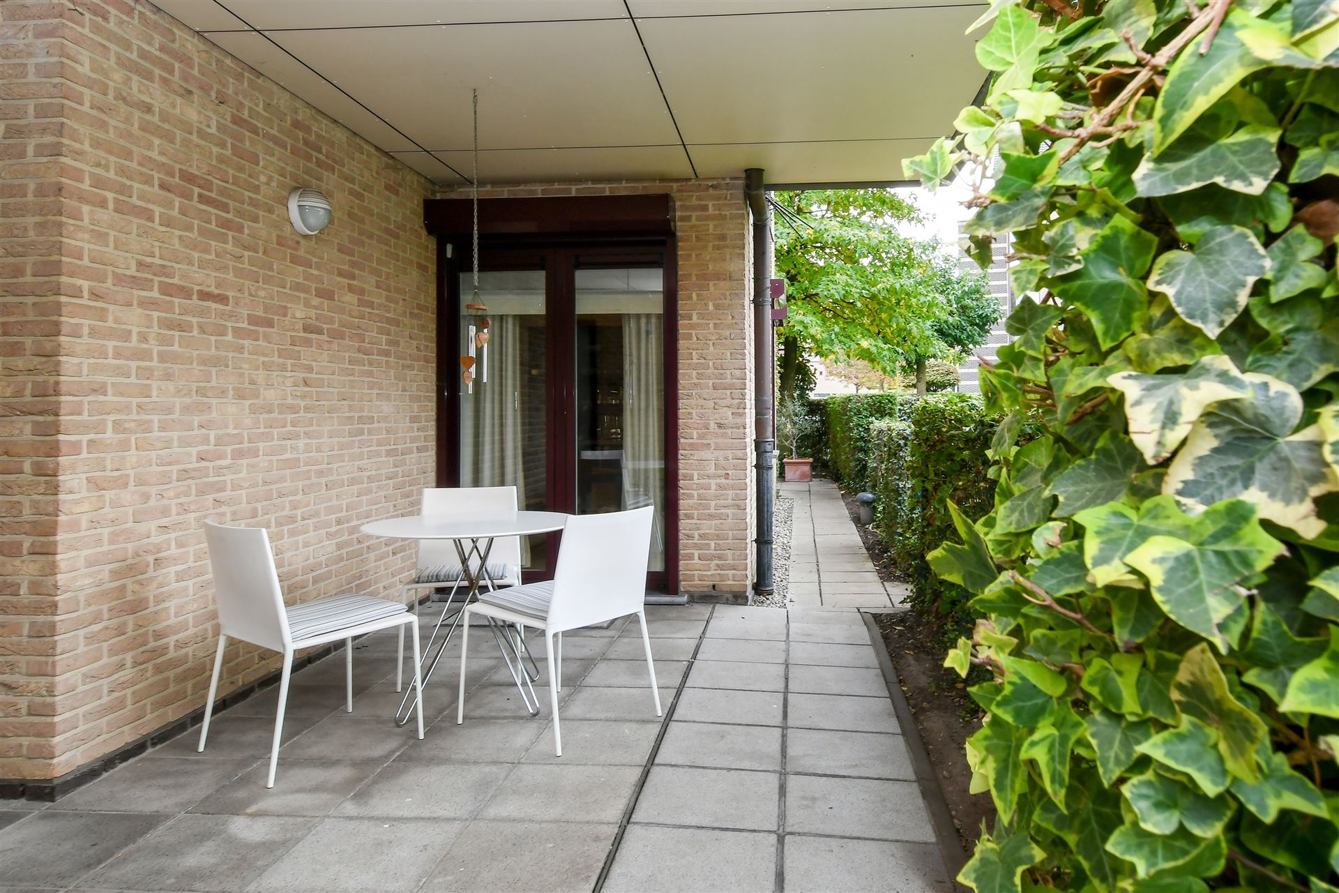 Luxueus en instapklaar appartement met 3 terrassen en ondergrondse garagebox in residentie “Leemhoek III” te Maaseik. foto 43