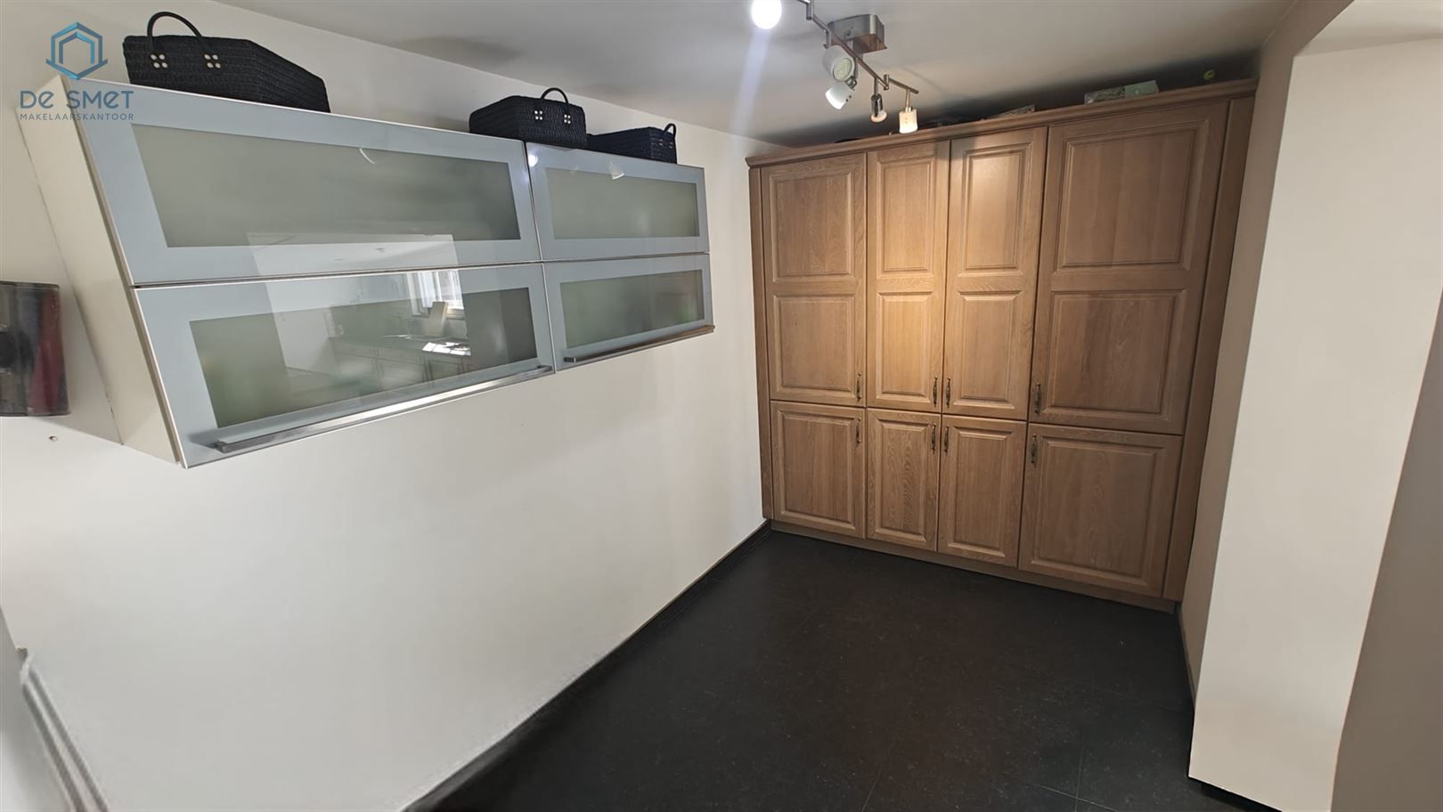 perfect gerenoveerd woonhuis met thuiskantoor of commerciële ruimte en 4 slaapkamers   foto 6