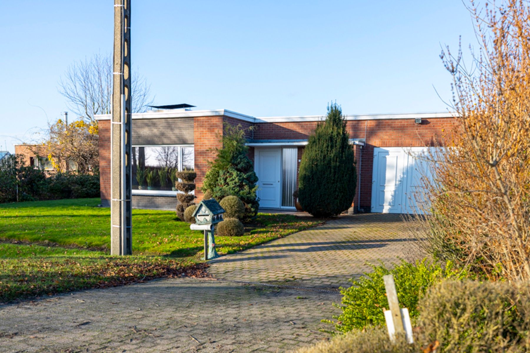 Bungalow te koop foto {{pictureIndex}}