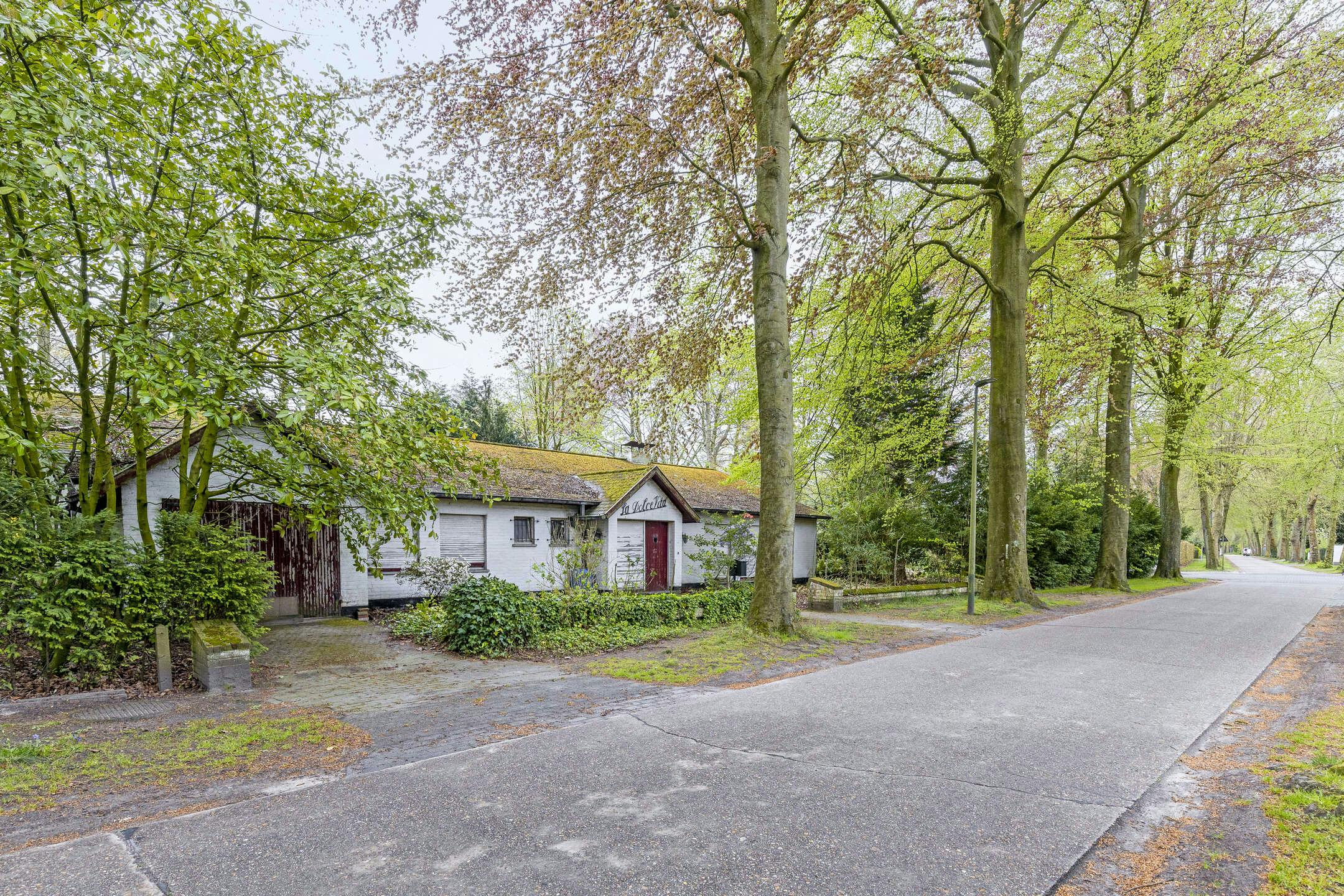 Hoofdfoto van de publicatie: Vrijstaand huis langs De Linde / Puienbroeklaan te Sint-Kruis (Brugge)