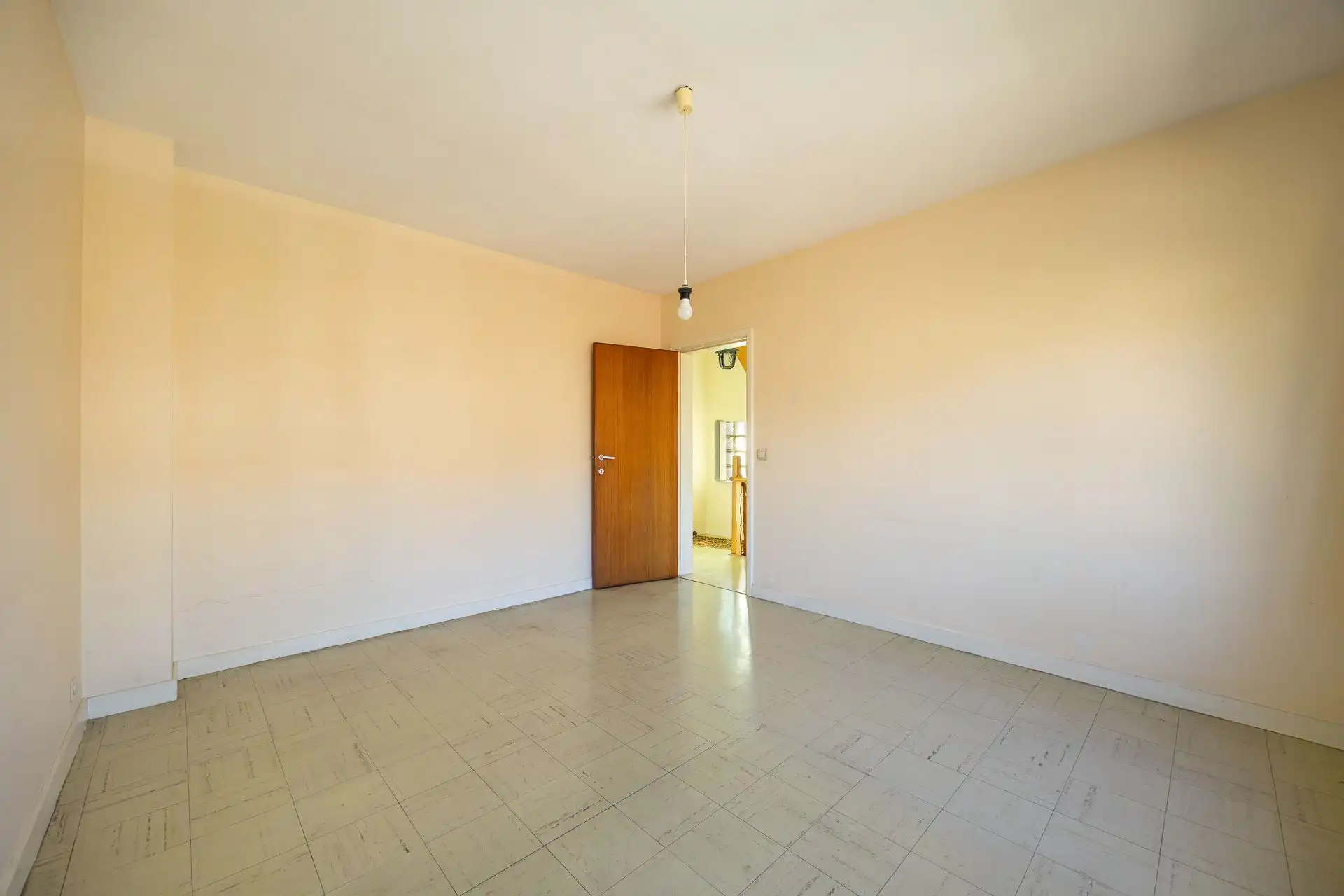 Ruime halfopen bebouwing met 5 slaapkamers, garage en zonnige tuin op toplocatie! foto 21