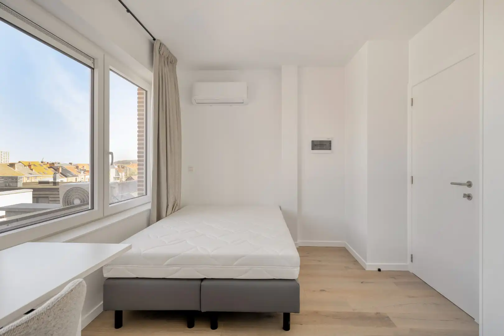 Volledig gerenoveerde studentenkamer in residentie met 15 studentenkamers en een 1slaapkamer appartement in hartje Leuven - EPC label A! foto 2