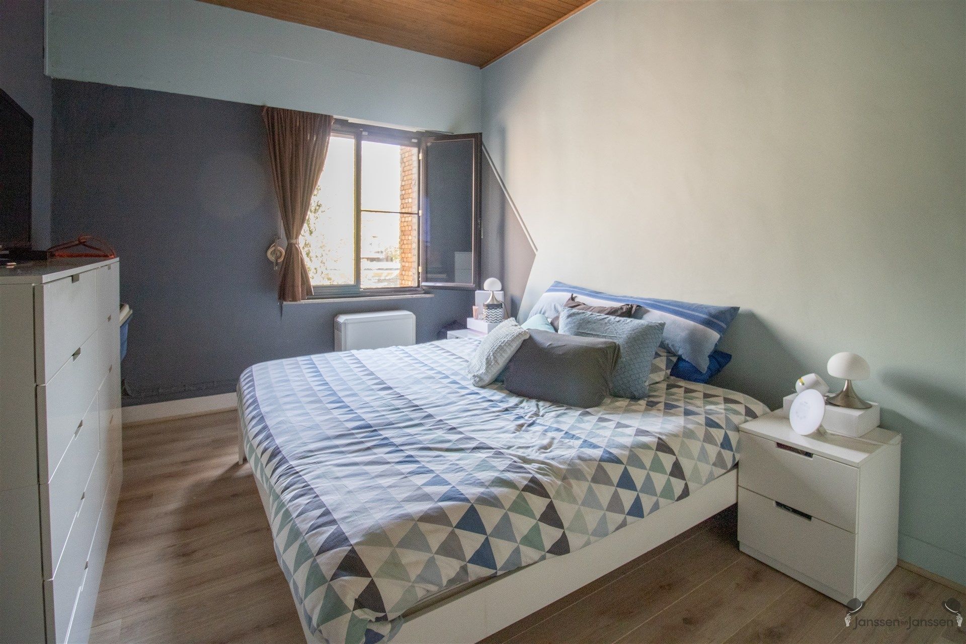 Op te frissen woning met 2 tot 3 slaapkamers op 203 m² foto 13