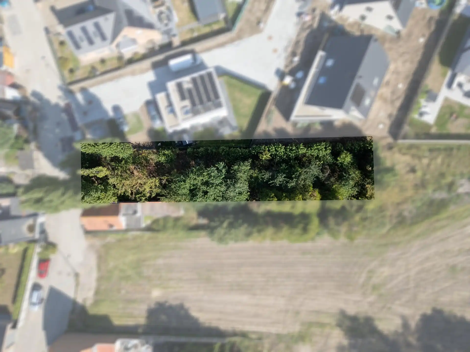 Rustig gelegen, ruim perceel bouwgrond te Eernegem. foto 2