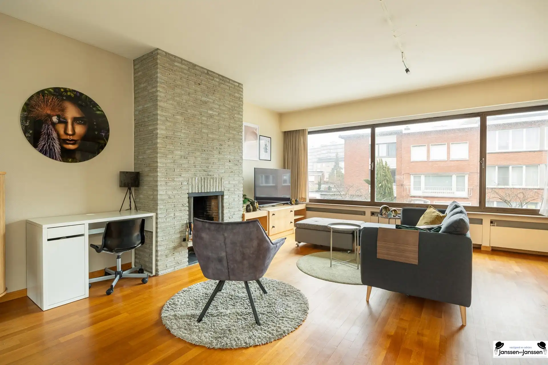 Lichtrijke gezinswoning met tuin in een rustige wijk! foto 4