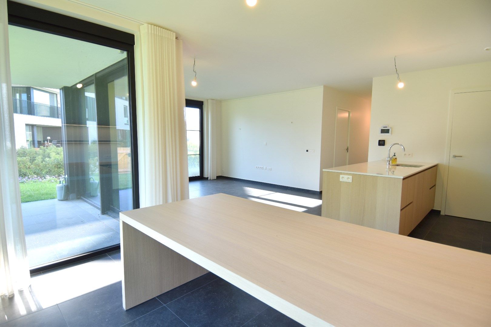 Luxe gelijkvloers appartement met tuin, garage en 2 slaapkamers te Vichte foto 6