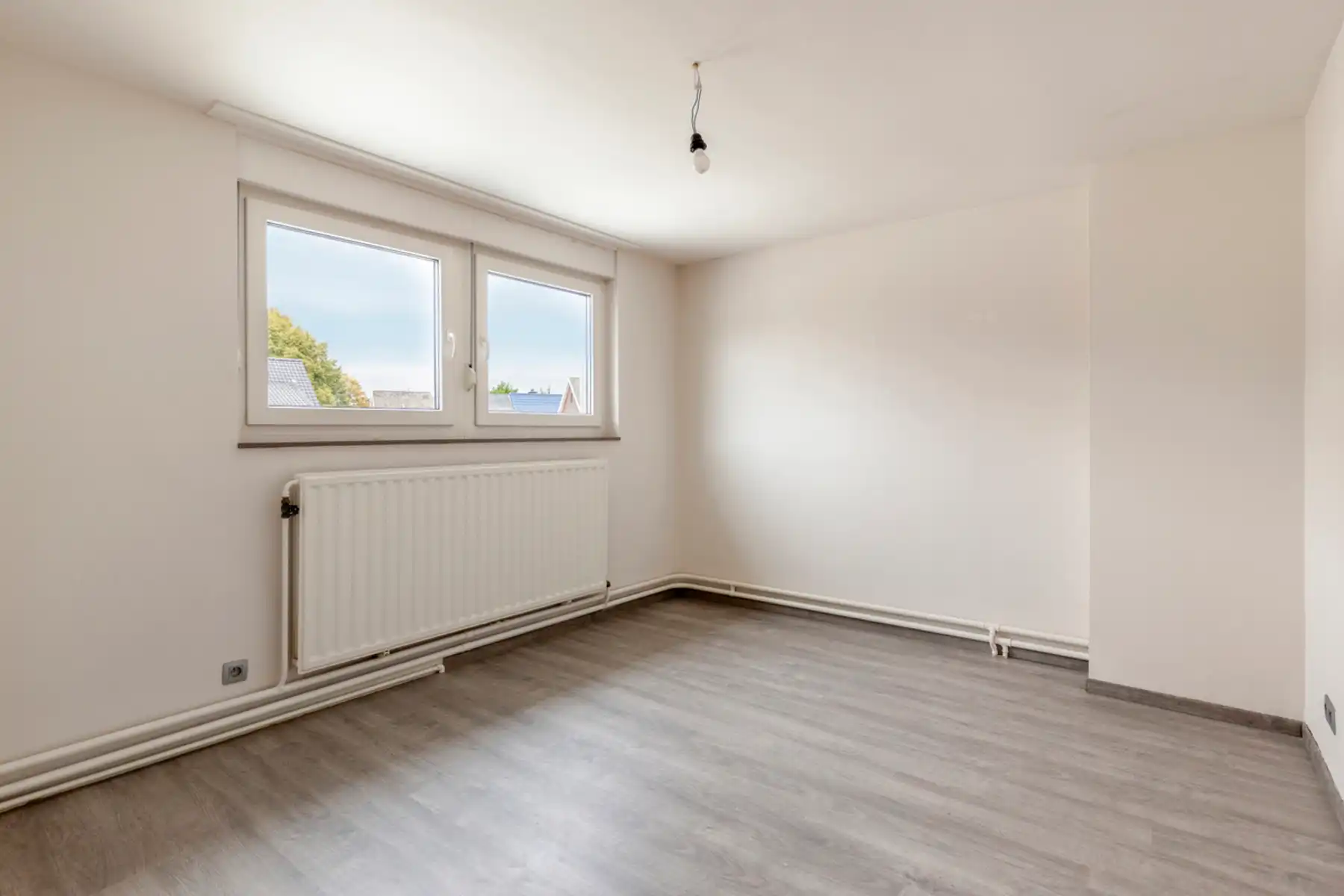 Instapklare centrum-woning pal bij centrum Buggenhout  foto 17