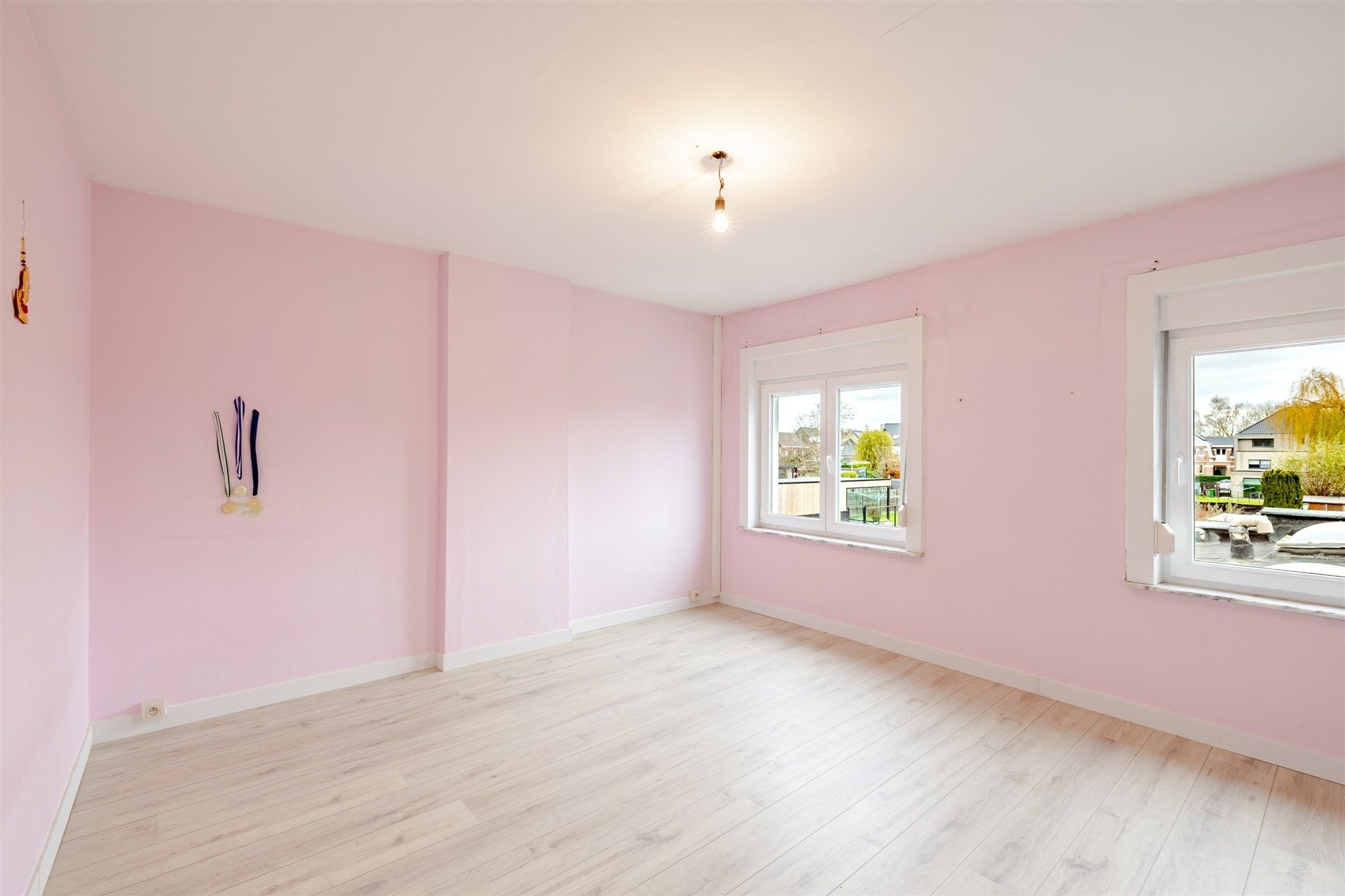 Instapklare en gerenoveerde woning met drie slaapkamers, tuin en zonnepanelen in het centrum van Welle foto 16