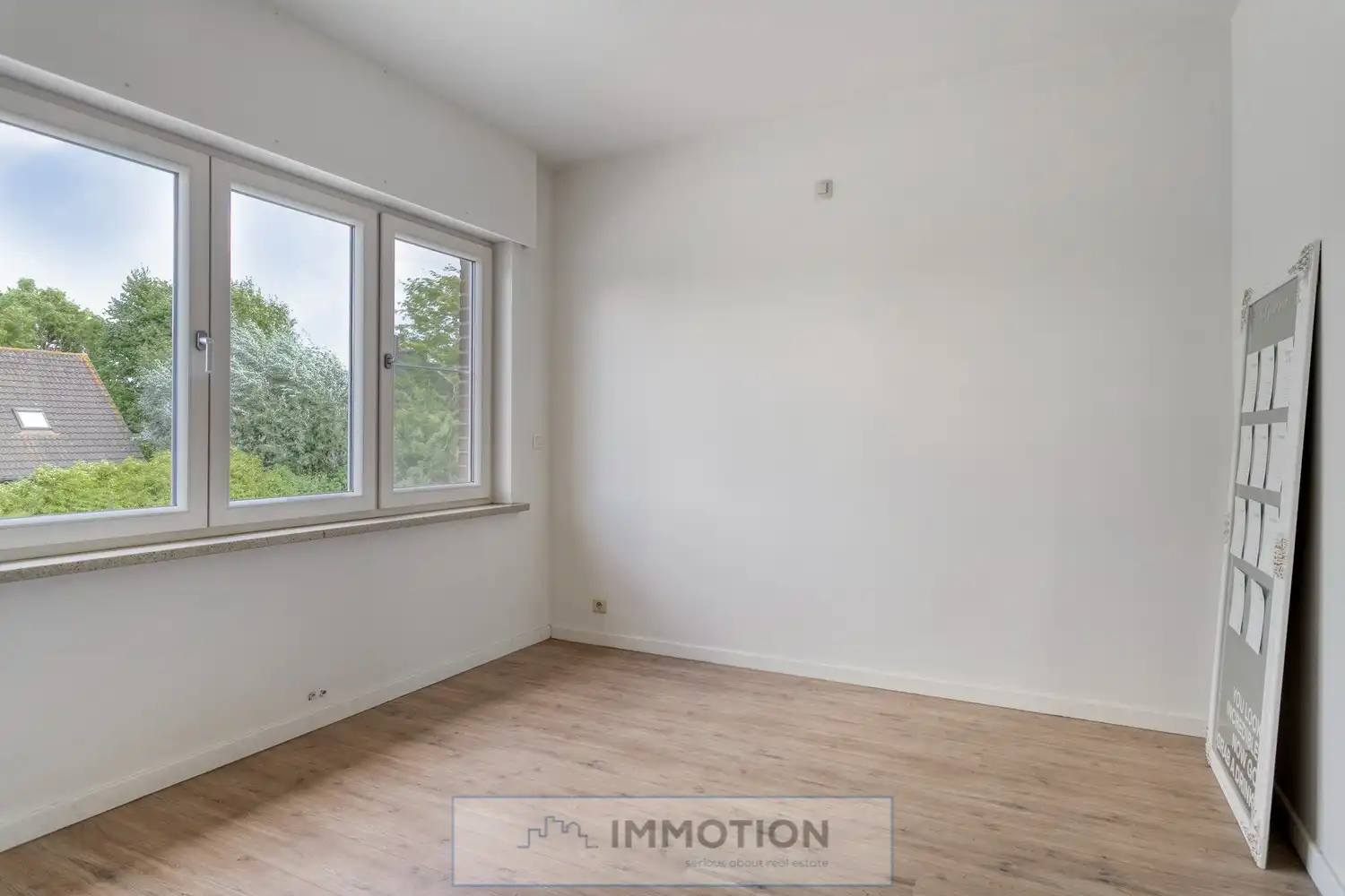 Instapklare halfopen woning op rustige ligging in Wevelgem - Kijkdagen met biedmoment op 4 en 5 september foto 13