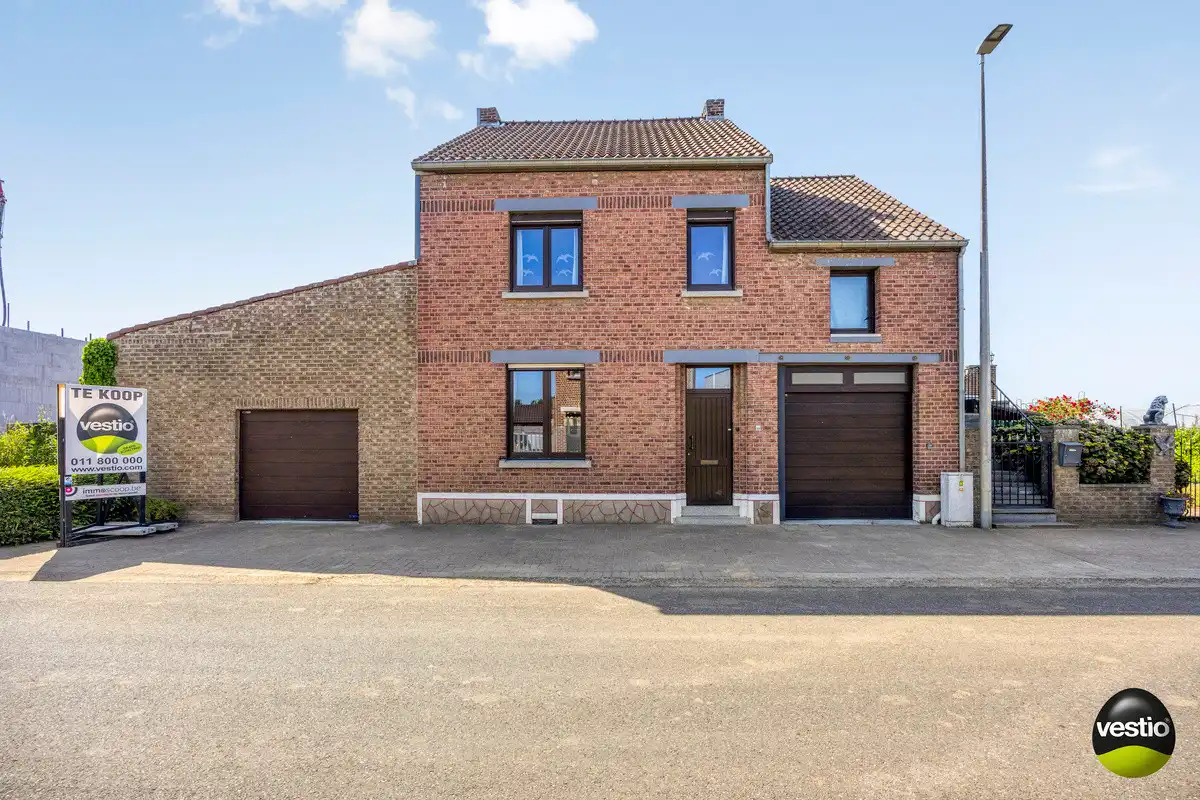 RUSTIG GELEGEN WONING MET ZORGWONING OP CA 15A TE BORGLOON. foto 2