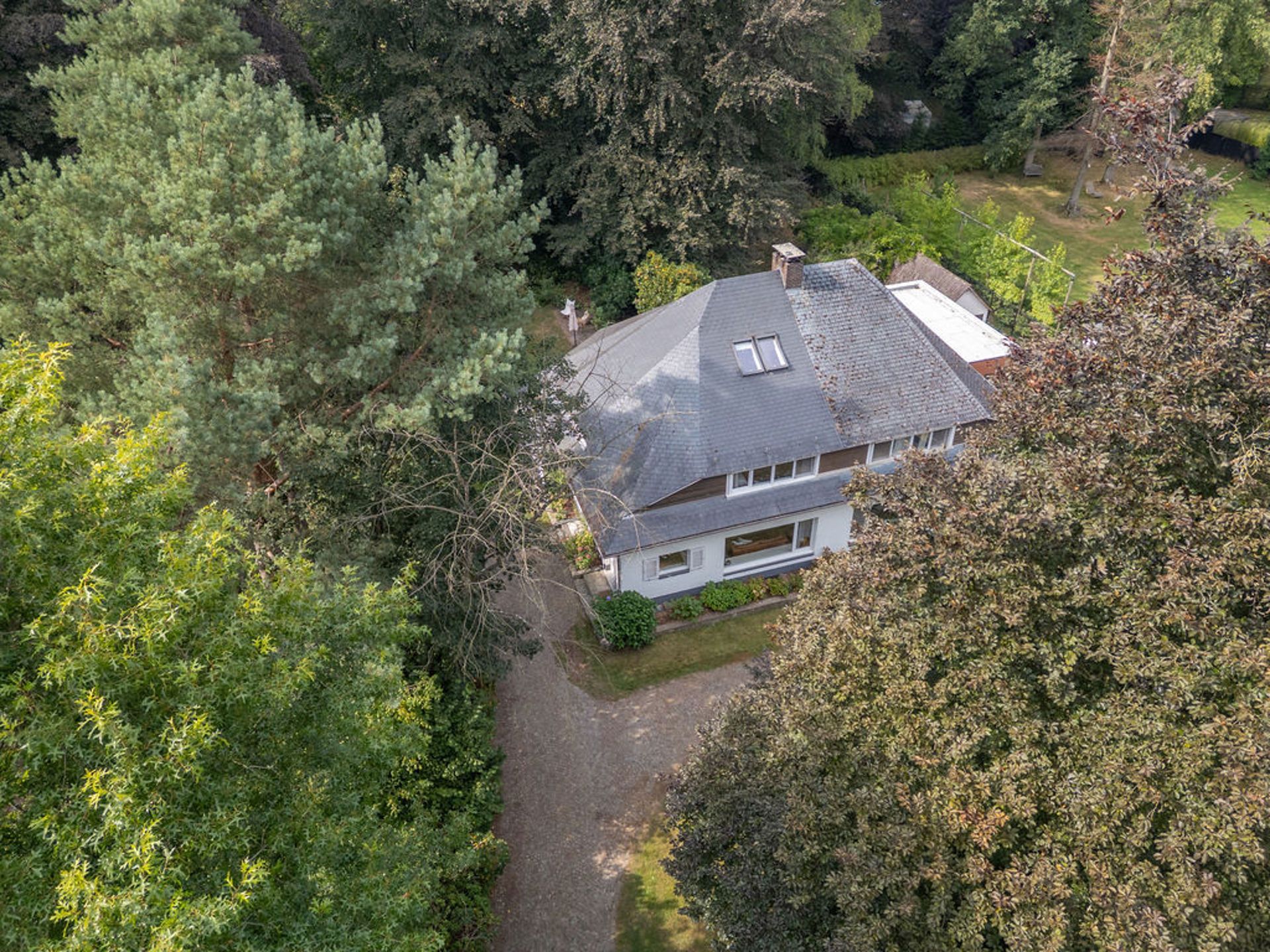 Charmante woning met 4 slpks op knap perceel van 1.165 m² foto 43