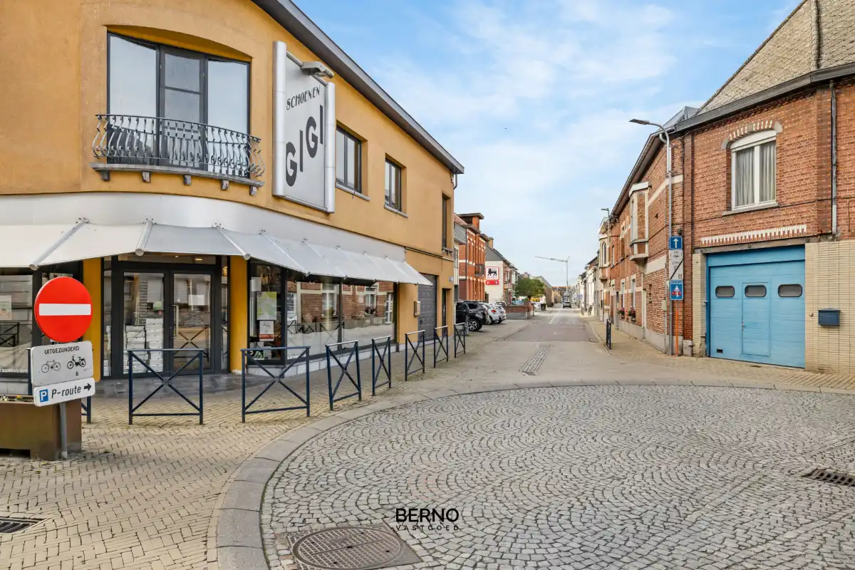 Handelspand met uitzonderlijke visibiliteit & ruim appartement – Toplocatie foto 31