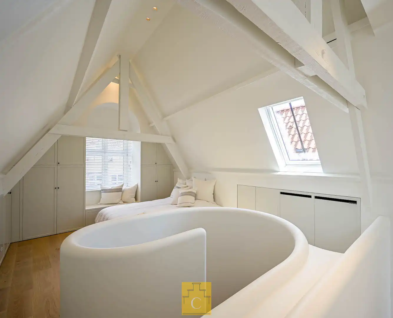 pas gerenoveerd diephuis op iconisch stadsplein, een meesterwerk van historiek en hedendaagse luxe foto 21