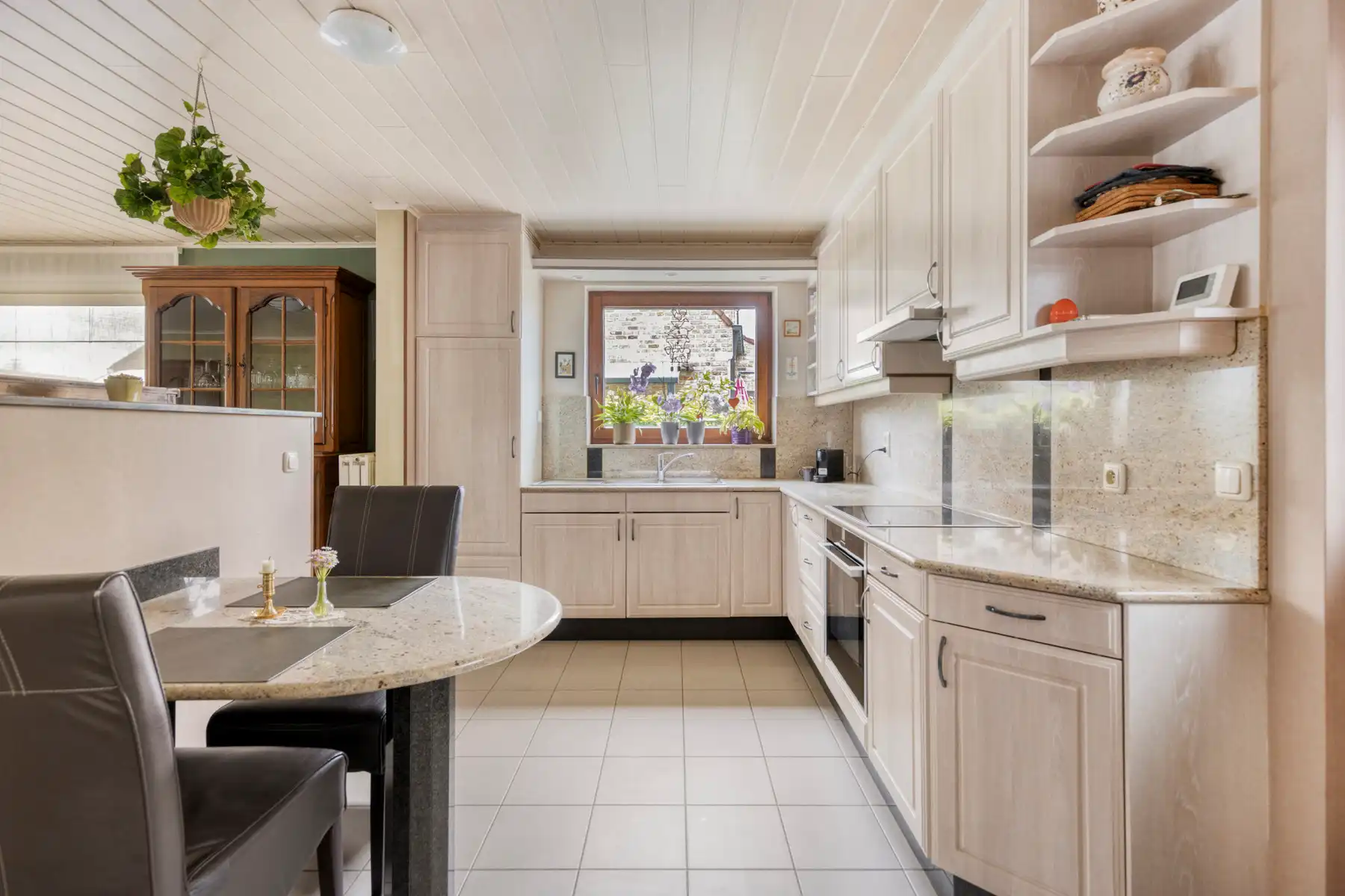 Rustig en goed gelegen driegevelwoning met 3 slaapkamers foto 15