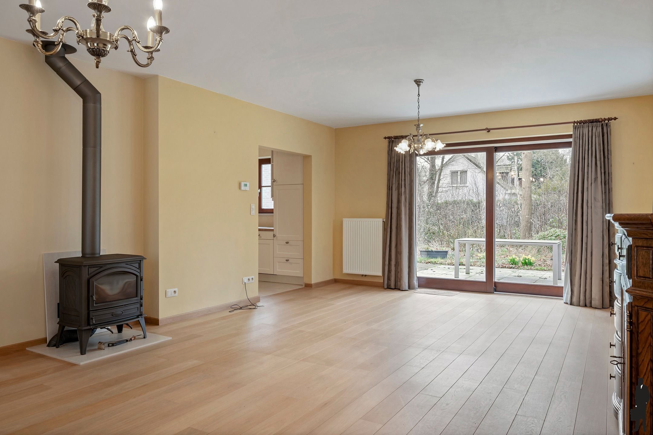 Op zéér gegeerde locatie gelegen villa op een perceel van ca. 982 m²! foto 5