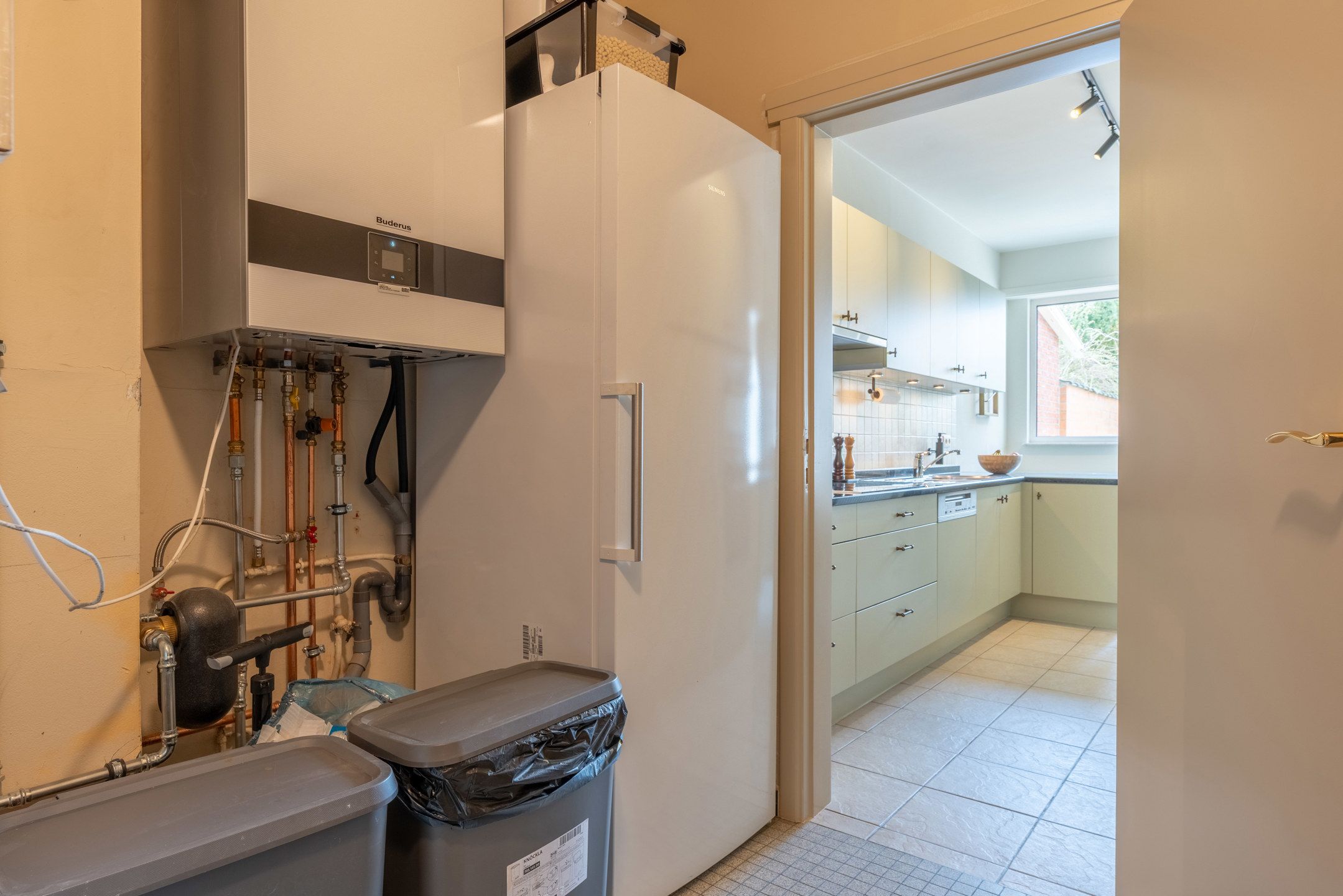 Instapklare gezinswoning met garage en tuintje te Turnhout. foto 13