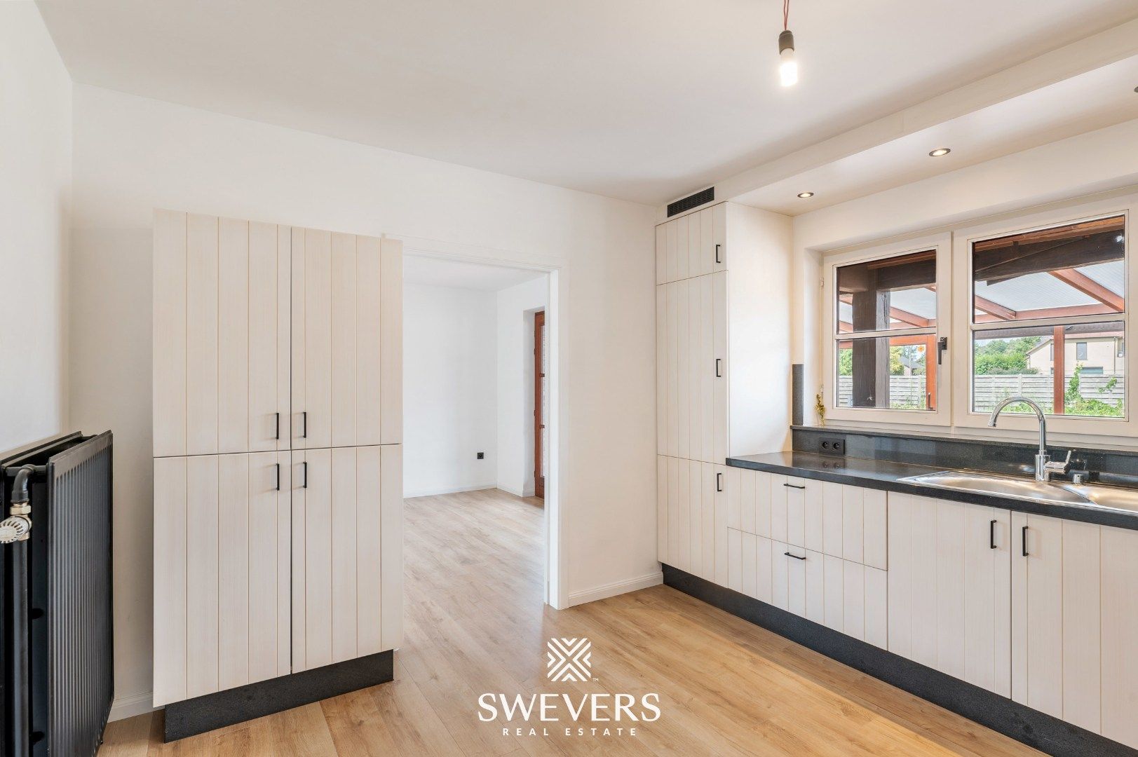 Riante splitlevelwoning op ruim perceel foto 9